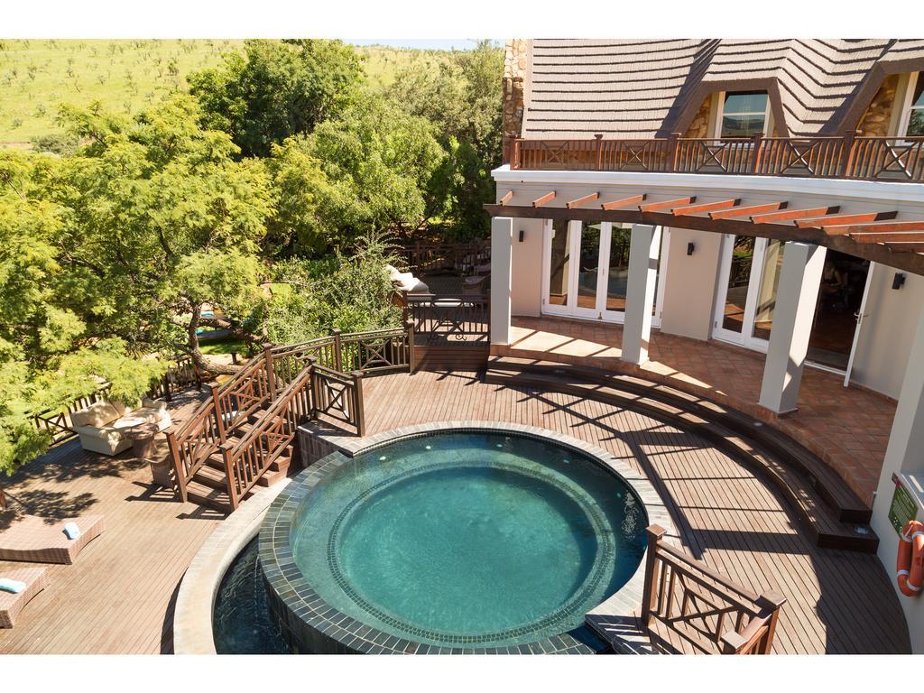Mount Grace Hotel & Spa Magaliesburg Dış mekan fotoğraf The swimming pool at the hotel